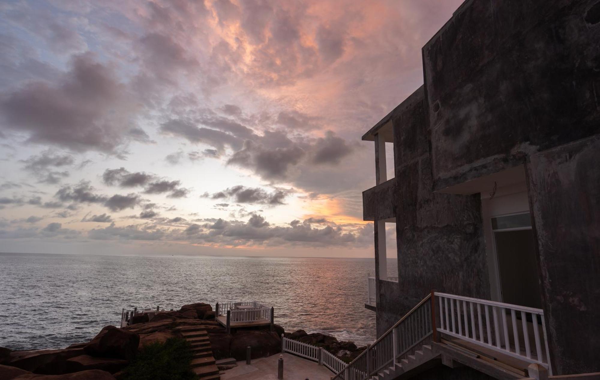 אונה ואטונה Hotel Zeilan Sunset Point מראה חיצוני תמונה