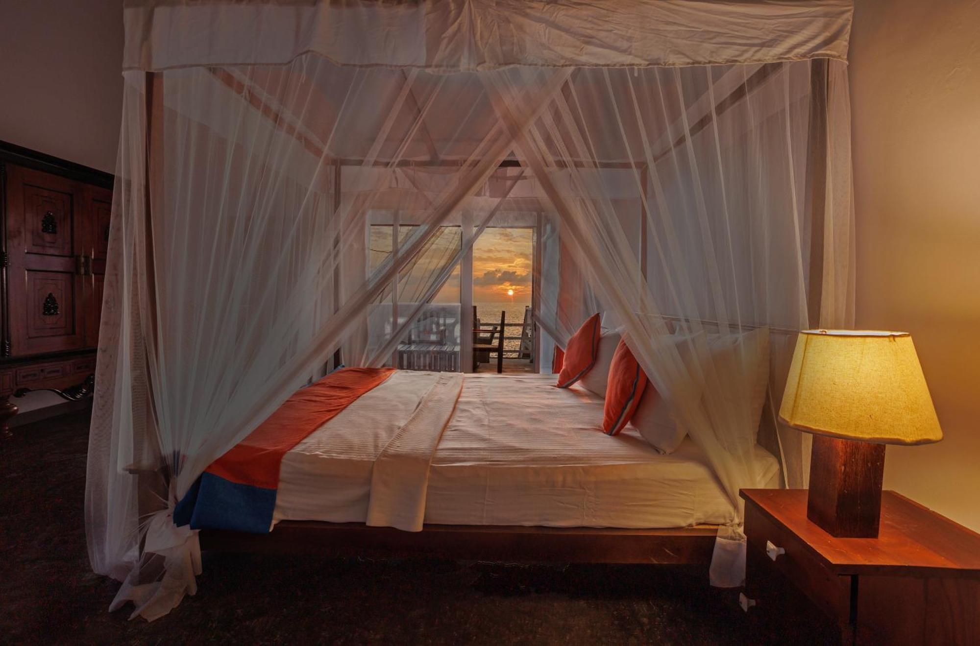 אונה ואטונה Hotel Zeilan Sunset Point מראה חיצוני תמונה