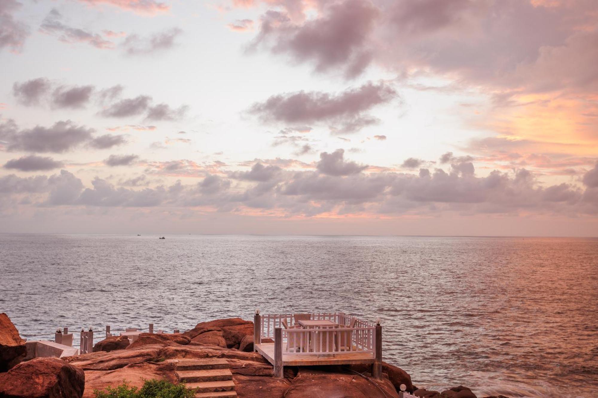 אונה ואטונה Hotel Zeilan Sunset Point מראה חיצוני תמונה