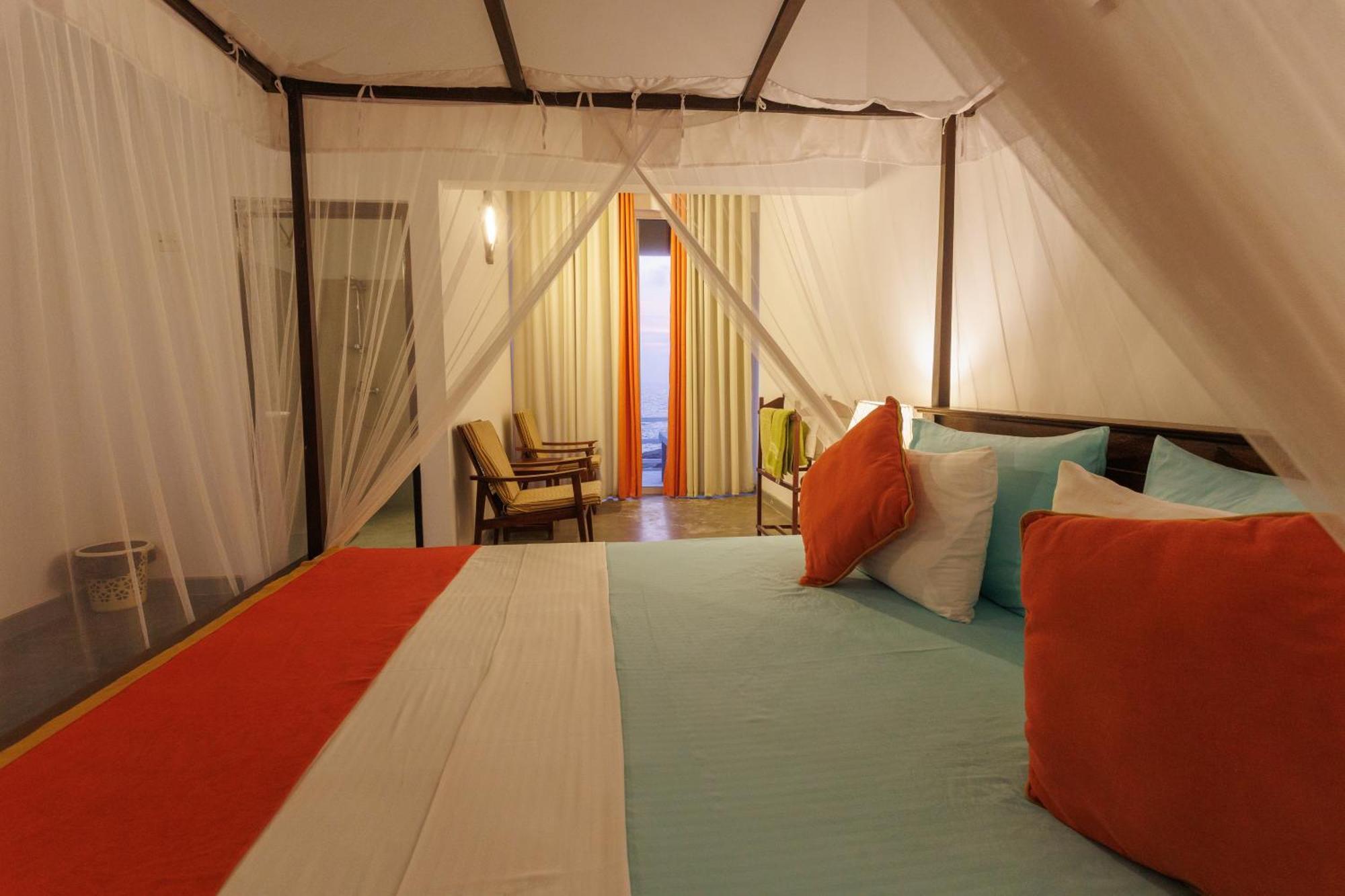 אונה ואטונה Hotel Zeilan Sunset Point מראה חיצוני תמונה